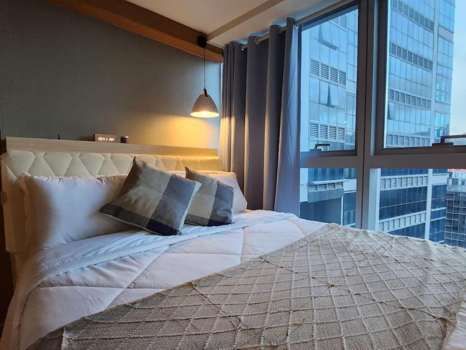 Luxestaysmnl Coastal Chic Netflx 380Mbps Pool Bgc Manila Luaran gambar