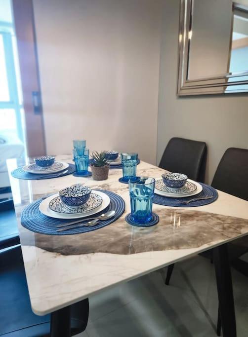 Luxestaysmnl Coastal Chic Netflx 380Mbps Pool Bgc Manila Luaran gambar