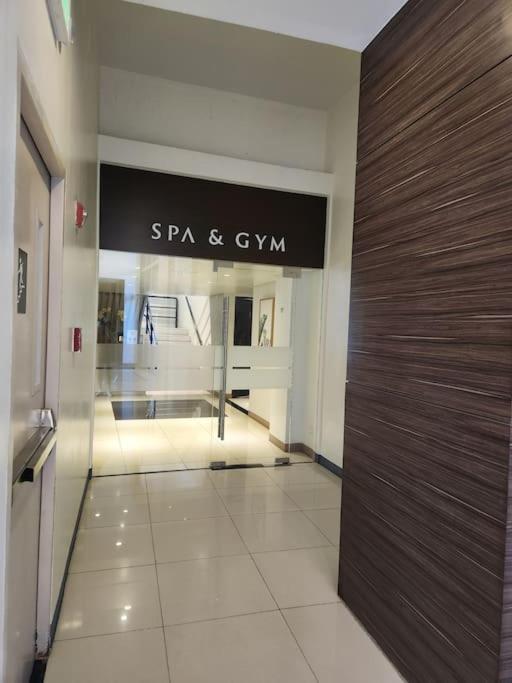 Luxestaysmnl Coastal Chic Netflx 380Mbps Pool Bgc Manila Luaran gambar