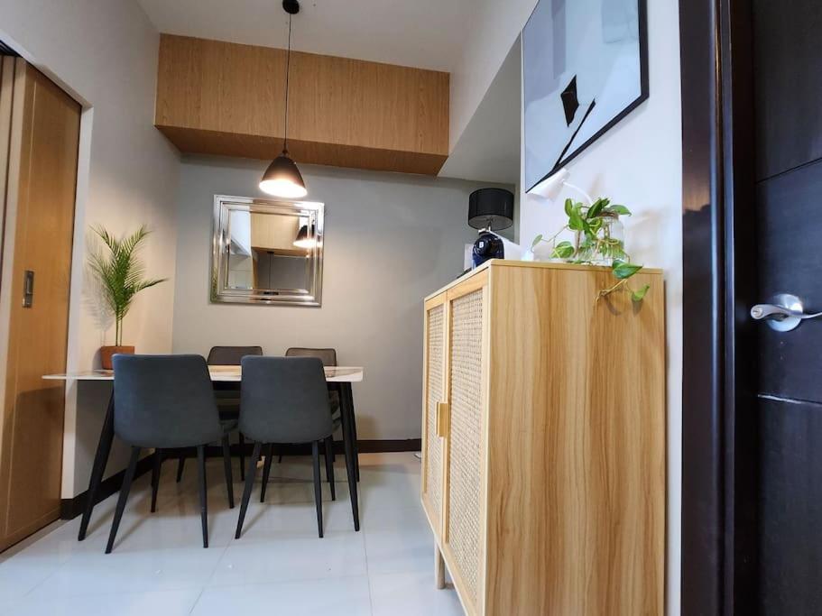 Luxestaysmnl Coastal Chic Netflx 380Mbps Pool Bgc Manila Luaran gambar