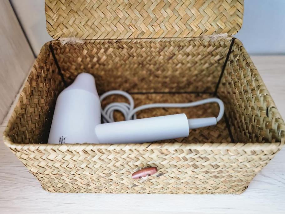 Luxestaysmnl Coastal Chic Netflx 380Mbps Pool Bgc Manila Luaran gambar