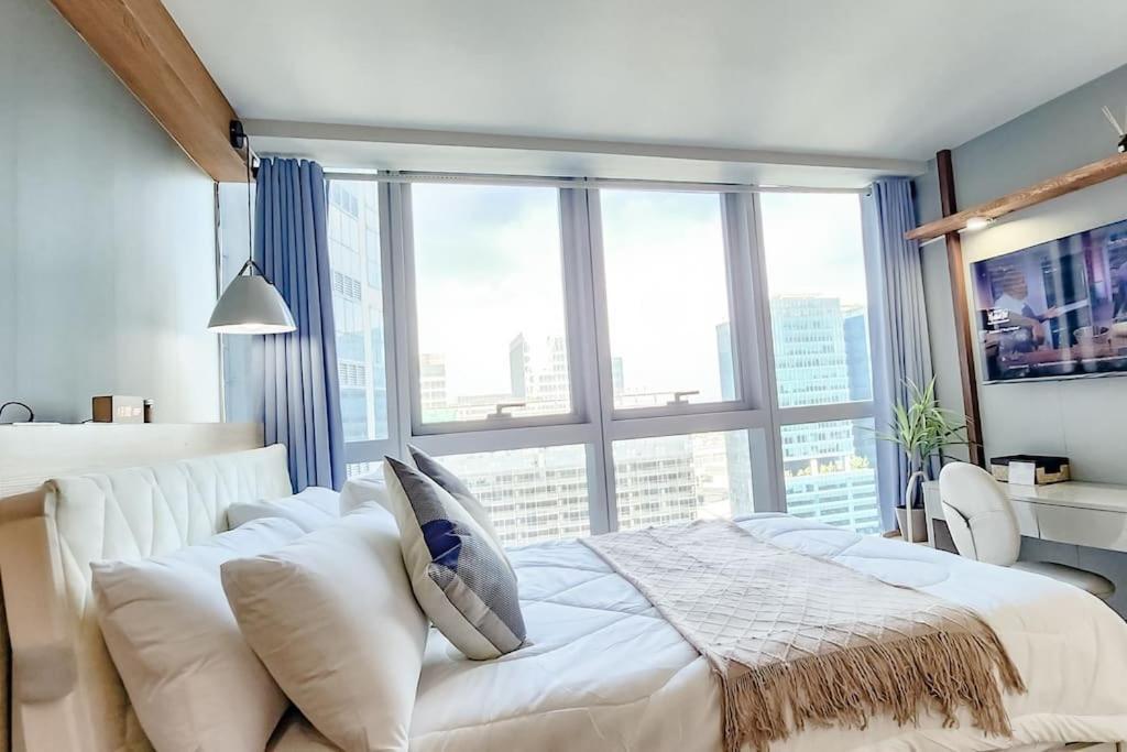 Luxestaysmnl Coastal Chic Netflx 380Mbps Pool Bgc Manila Luaran gambar