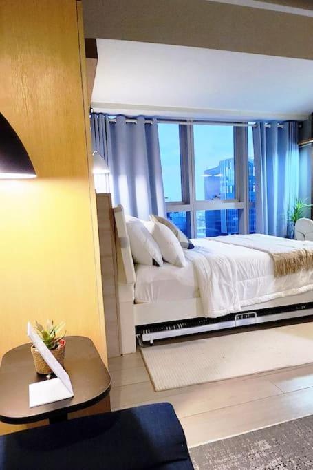 Luxestaysmnl Coastal Chic Netflx 380Mbps Pool Bgc Manila Luaran gambar