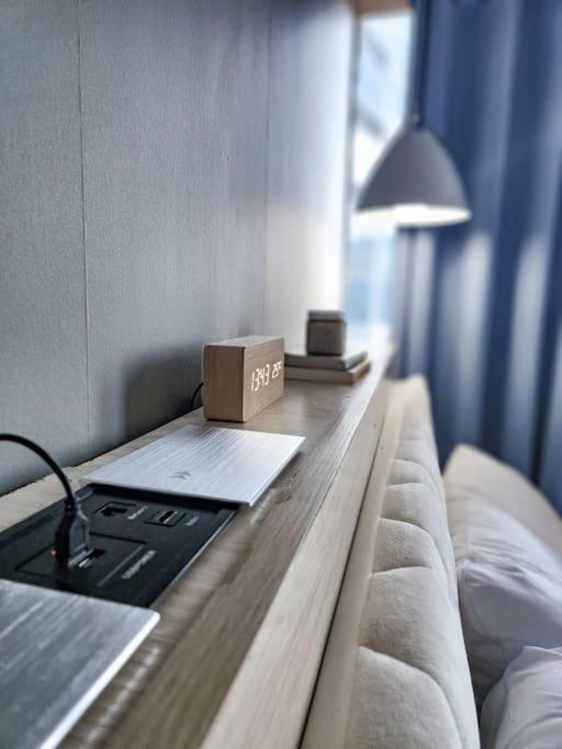 Luxestaysmnl Coastal Chic Netflx 380Mbps Pool Bgc Manila Luaran gambar